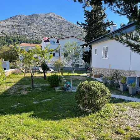 Holiday Home Lola - Large Outdoor Area Starigrad Paklenica Ngoại thất bức ảnh