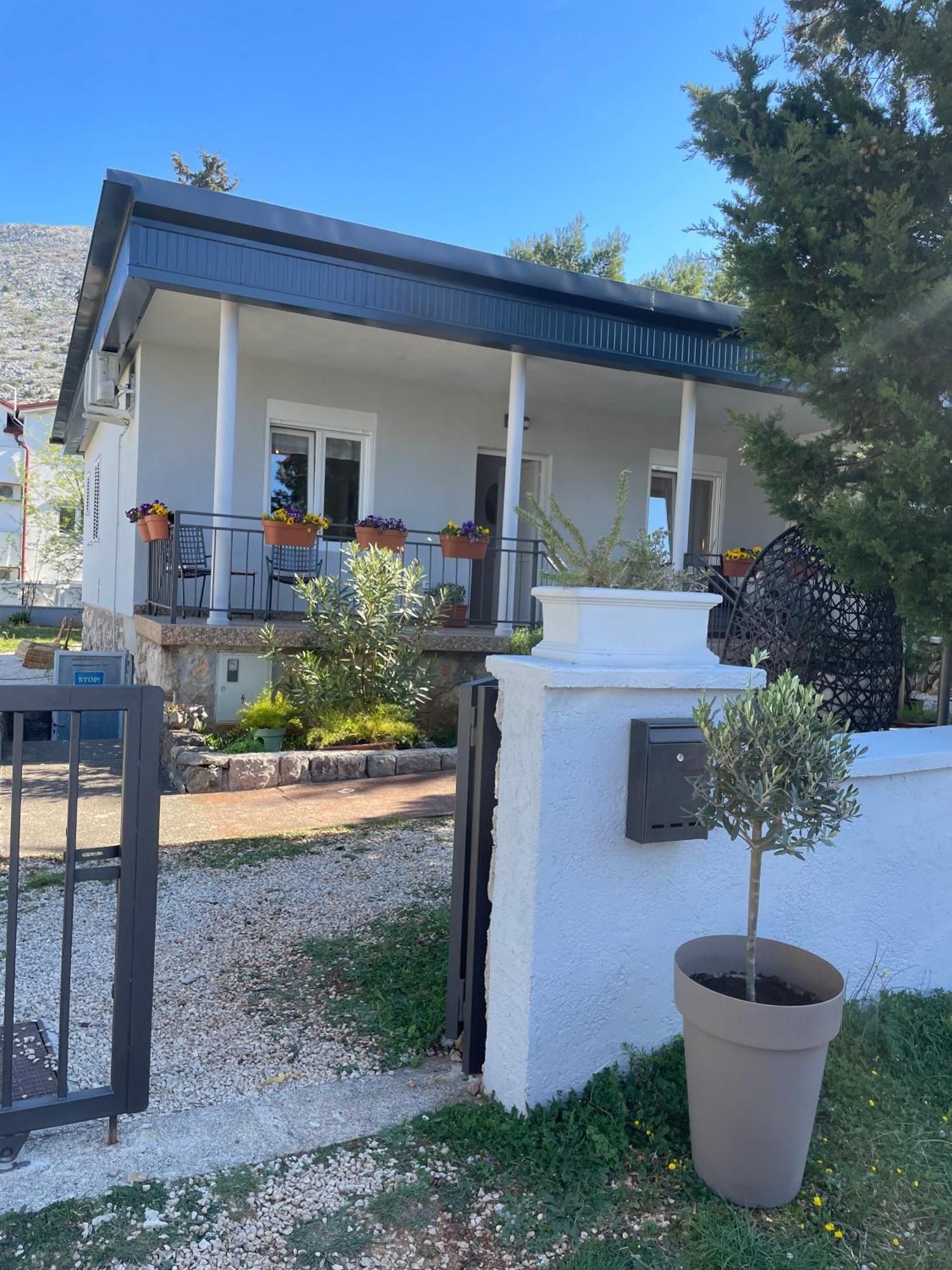 Holiday Home Lola - Large Outdoor Area Starigrad Paklenica Ngoại thất bức ảnh